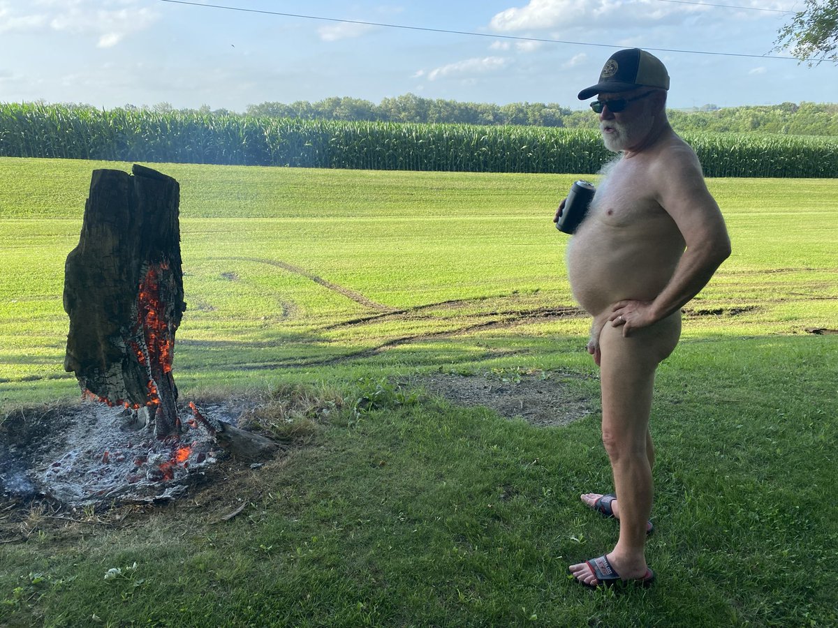 TheAls4fun's tweet photo. Ok so daddy got drunk and stoned all in the same day. This stump mysteriously caught fire. I’m on fire for cock in my ass. Good thing my boy came to
My rescue. https://t.co/TzxKgpT4Zq