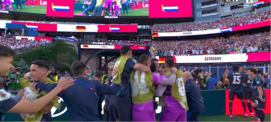 balotaromantico's tweet photo. o paraguai elimina a alemanha
viva o futebol sul-americano https://t.co/bOhx9dv4Xy