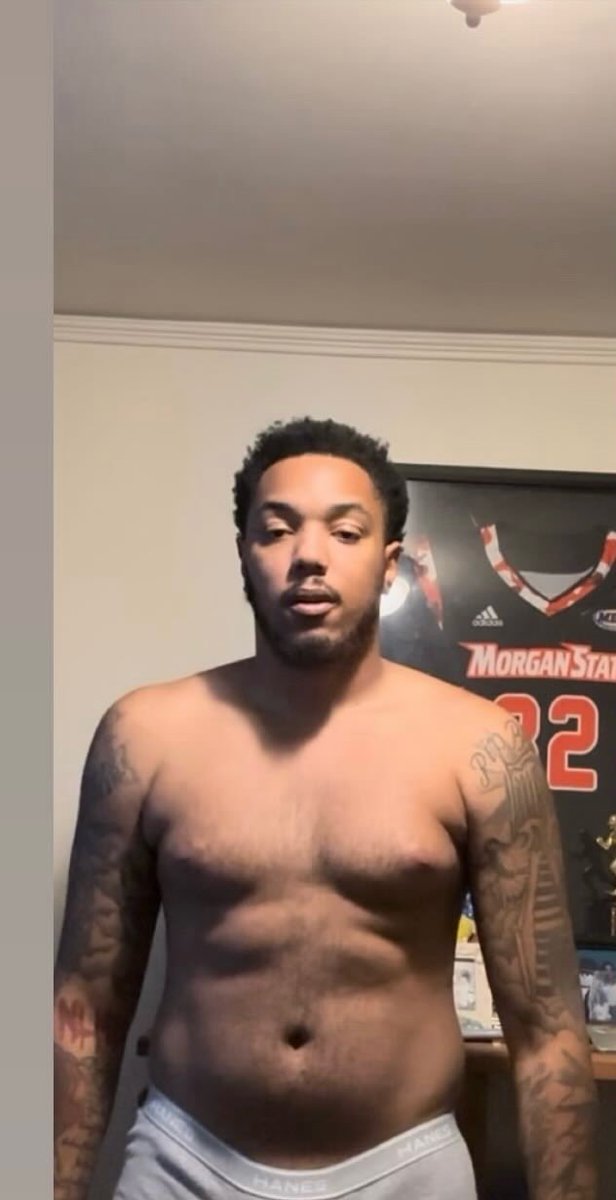 BigDave3223's tweet photo. Fit 

Fat asf! 

Fit again 😂😂😂💯💯💯 https://t.co/XCvVW1TB4P