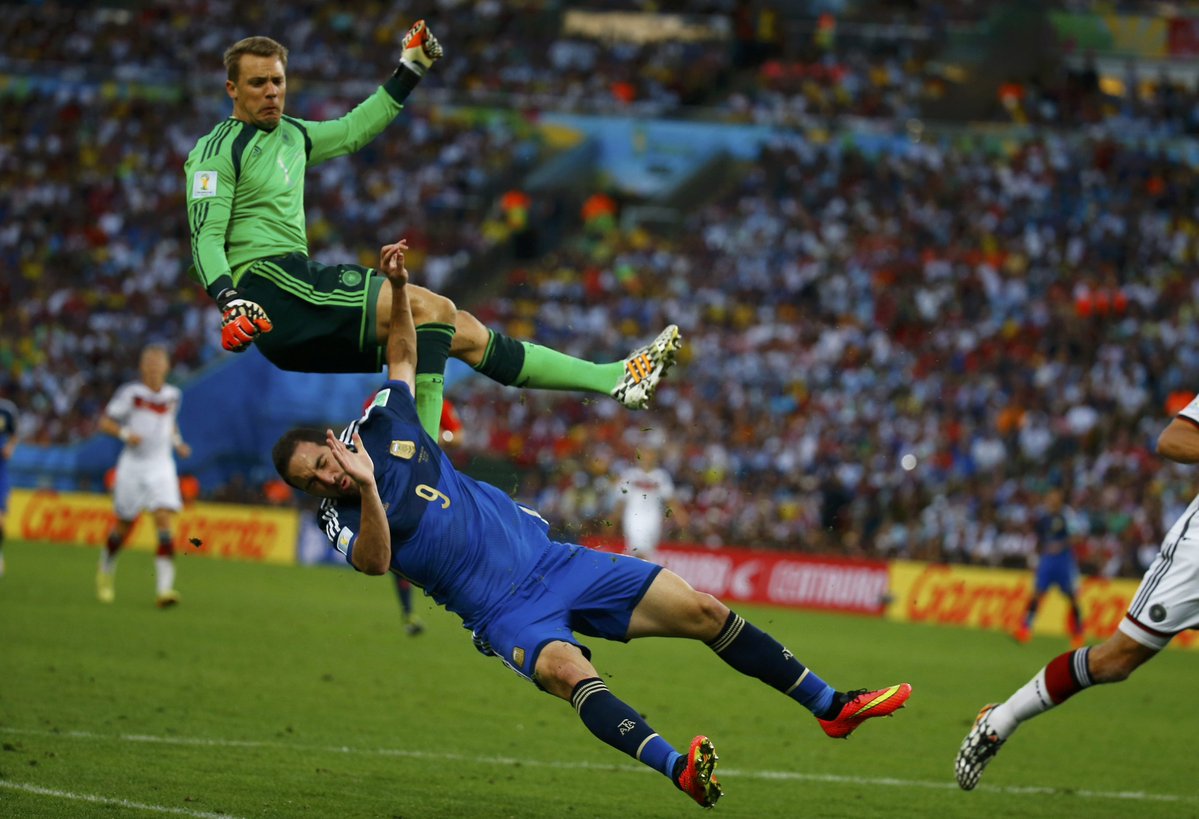 RadioCuler's tweet photo. ESTÃO PAGANDO POR 1990, 2014 E POR MARC-ANDRÉ TER STEGEN.

DÍVIDA ETERNA. https://t.co/SxkD5VKUbG