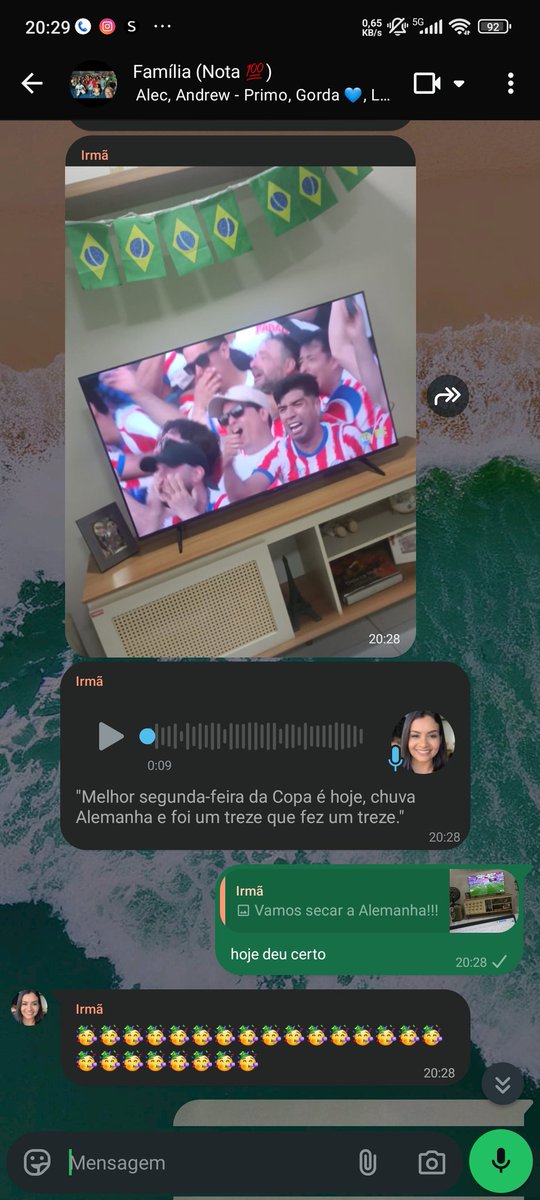 binaccn's tweet photo. esse chuva é chupa* https://t.co/wc5NaaJjNO