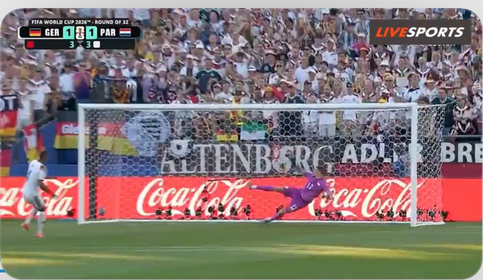BubeCassy's tweet photo. @FabrizioRomano Jonathan Tah is a legend 😅 https://t.co/GrMHPgab0p