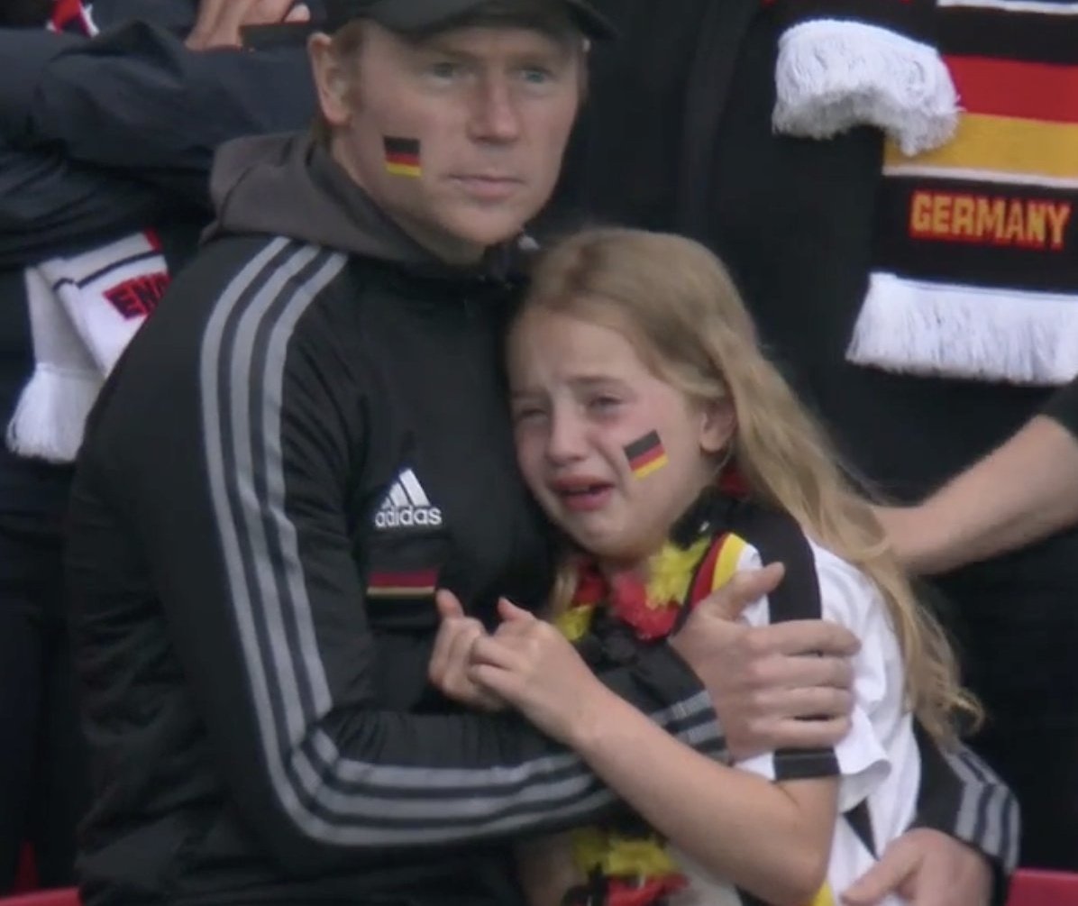 _crisenberg_'s tweet photo. LLORÁ PENDEJA DE MIERDA LLORÁ COMO LLORÉ YO EN EL MUNDIAL 2014 https://t.co/FuvhoOMq27