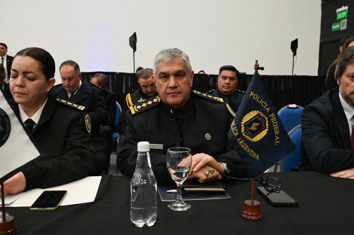 luisrolleok's tweet photo. En Paraná se llevó a cabo la II Reunión Nacional del Consejo Federal de Seguridad Interior, presidida por la Ministra de Seguridad Nacional Alejandra Monteoliva, junto al Secretario de Seguridad Nacional Martín Ferlauto y el Gobernador de Entre Ríos, Rogelio Frigerio. https://t.co/0CWGan0zKn