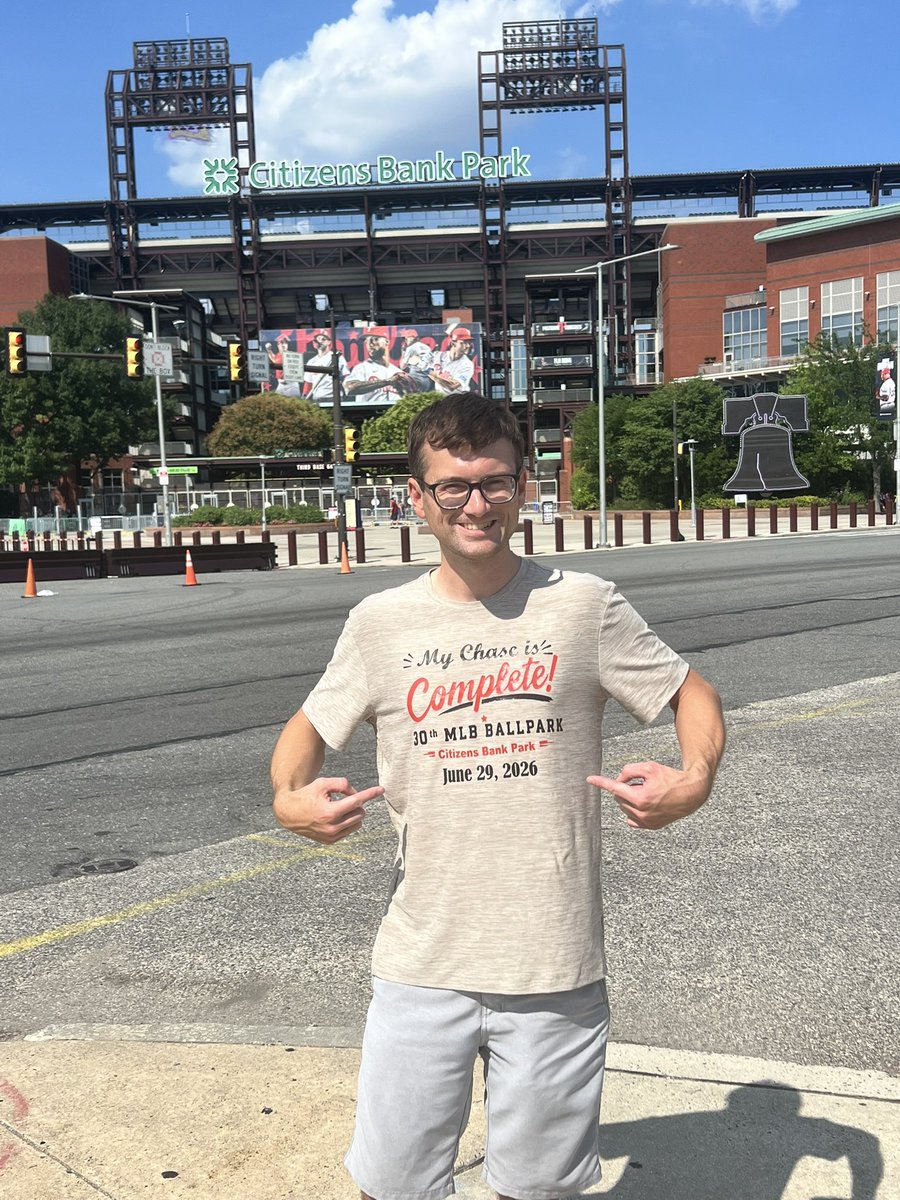 BrandonVickrey's tweet photo. Chase complete! My 30th and final Major League Baseball stadium. https://t.co/xmYakulyVF