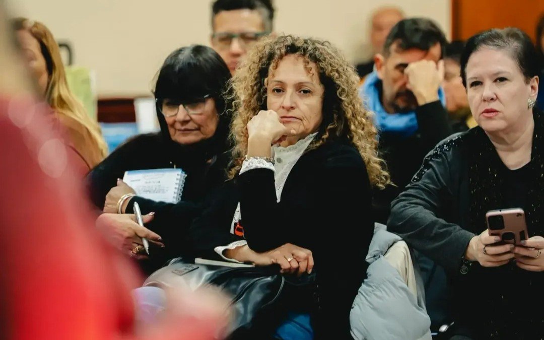 UtelpaP's tweet photo. CONGRESO Utelpa
¡Aprobamos la Memoria, Balance y Política Gremial 2026/2027! 

📄✊Con la participación de la gran mayoría de las Seccionales de la provincia, la docencia pampeana organizada ratificó el rumbo de nuestro sindicato de manera contundente y por unanimidad. https://t.co/CASU88j6Bk