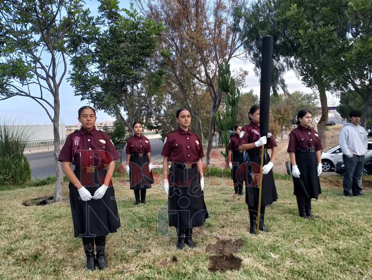 NoticiaRosarito's tweet photo. ✅️| COMITÉ PRO MUNICIPIO CONMEMORA ANIVERSARIO DE LA MUNICIPALIZACIÓN DE #ROSARITO 

Leer más: https://t.co/WDSC35QhYO https://t.co/fOOqFNz2Xu