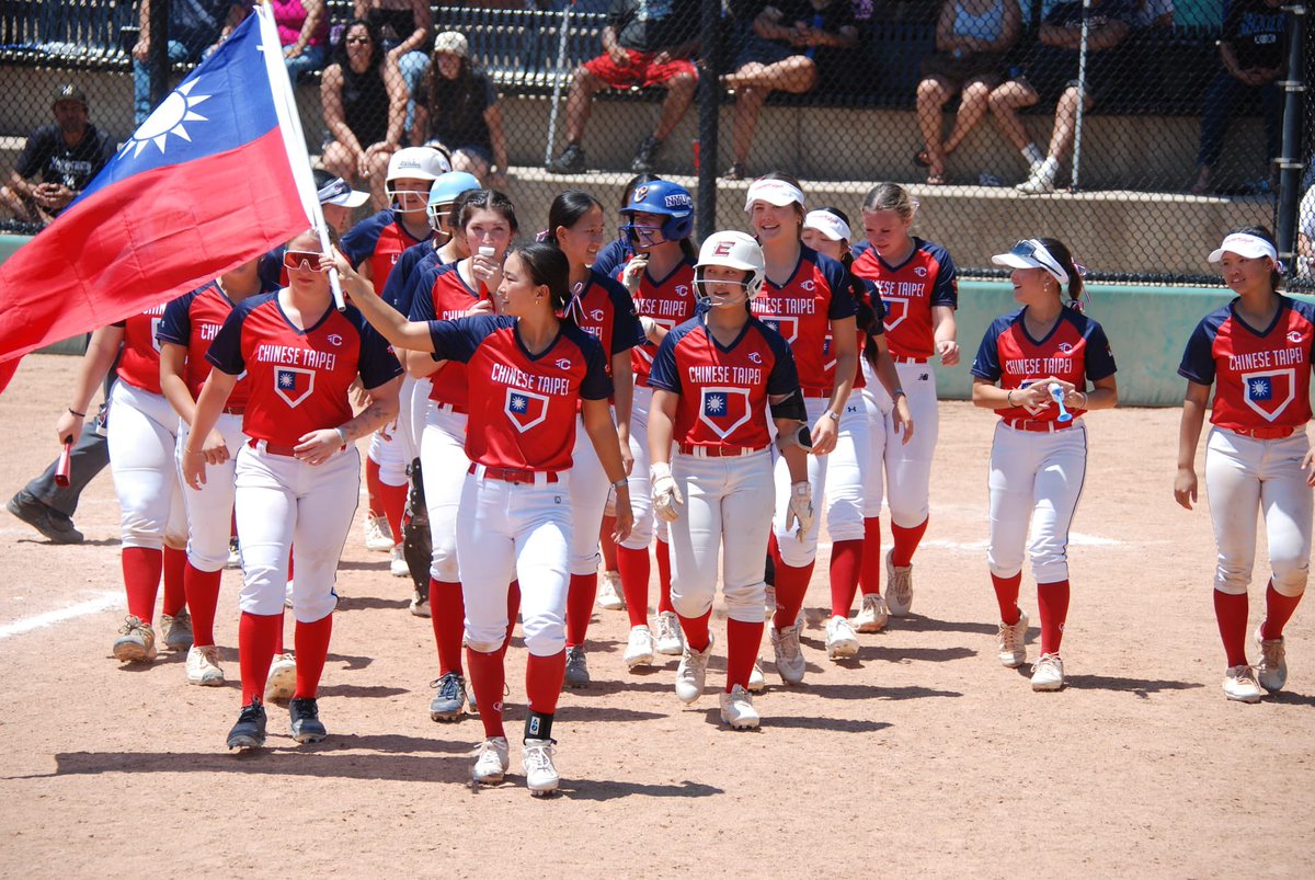 KendallHom2029's tweet photo. Had a great time representing my heritage with Team Chinese Taipei at @COSparkFire International Challenge. We placed 2nd in the 18u Silver division 🇹🇼 https://t.co/0HJej902Kq