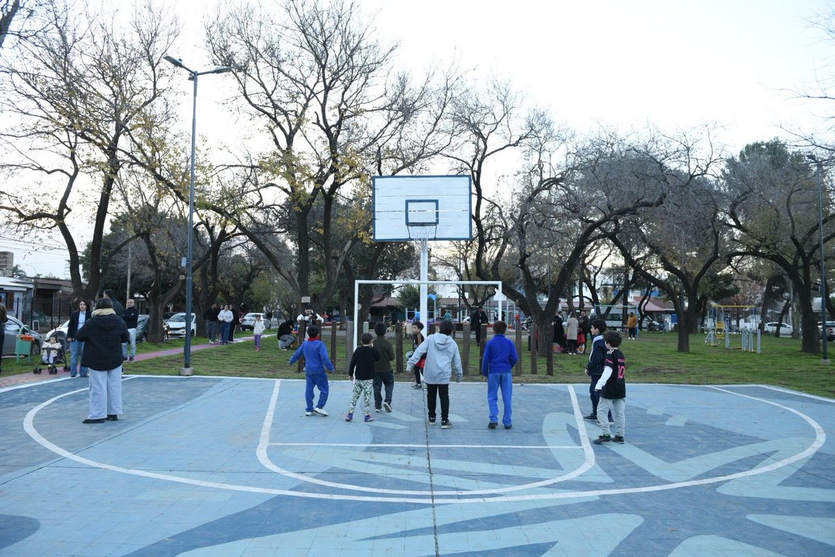 PasseriniOk's tweet photo. 🌳 Seguimos recuperando espacios públicos para que los disfruten los vecinos.

Inauguramos la puesta en valor de la plaza de barrio Parque Latino, una obra realizada junto al @gobcordoba en el marco del programa Nos Vemos en la Plaza. 🤝

Más espacios renovados significan más encuentro, más accesibilidad y una #CórdobaCapital cada día más linda para todos. 💚
