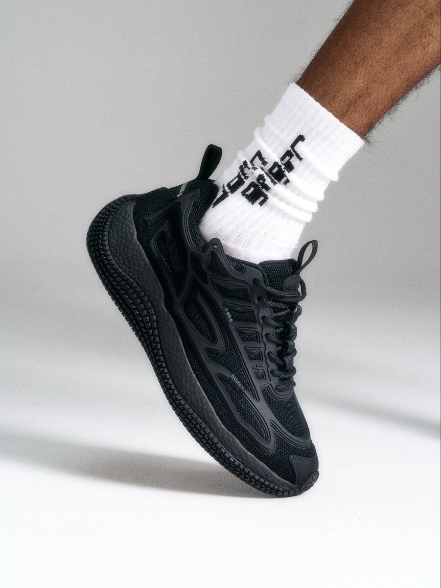 JohnGeiger_'s tweet photo. “Triple Black” 004’s > https://t.co/R9dgljgY7w