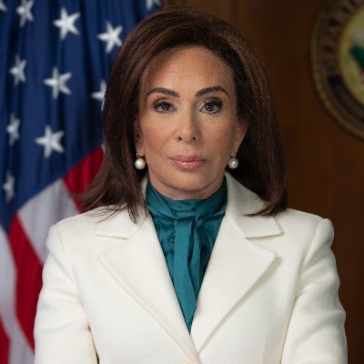 Chicago1Ray's tweet photo. FAFO 🚨 

Judge Jeannine just put out a warning that the reflective pool is under surveillance and anyone caught vandalizing it will be facing (10) yrs in federal prison 

" I'm happy to prosecute them, so don't get smart " Judge Jeannine don't play 

 https://t.co/ocqeN3CGiP https://t.co/rz9CG0sNY6