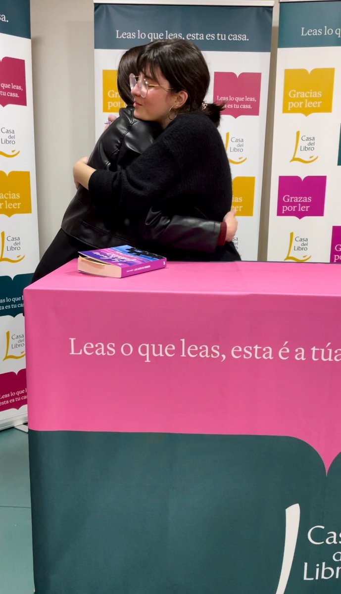 readwithnoe's tweet photo. 26 añitos de mi escritora fav 🎂🥰✨
Gracias por hacernos tan felices con todos tus libritos, 3 veces te vi en años diferentes y sigo repitiendo que Porfavor saques tardes de otoño en físico 🙏🥺, disfruta un montón y espero que vuelvas prontito por Galicia  ❤️‍🩹❤️‍🩹
@joanamarcusx https://t.co/yZ0X87FWox