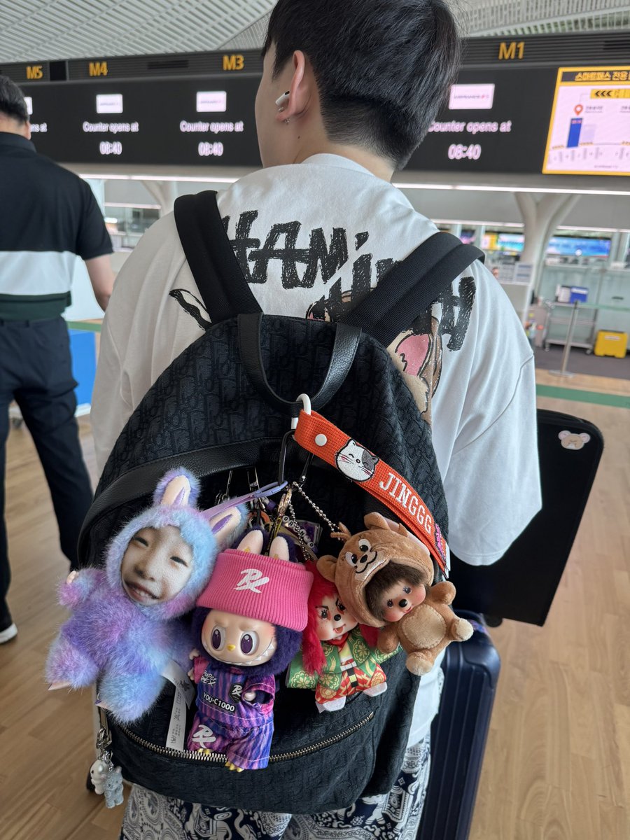 ferrarieq6k's tweet photo. 🇰🇷✈️🇫🇷 @Jingggxd 🐹❣️😽💋 https://t.co/ccQgwxESei