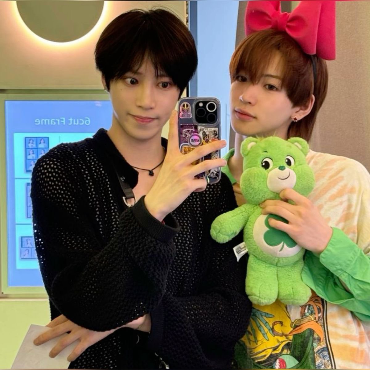 fumikoboypla2's tweet photo. アルノがペンライト色変更タイムのときに
「何色にしたいですか？」の質問に対して
「みどりぃ」って答えてて大興奮しました
(新世界加藤大樹推し) https://t.co/dg2znG6TJ0