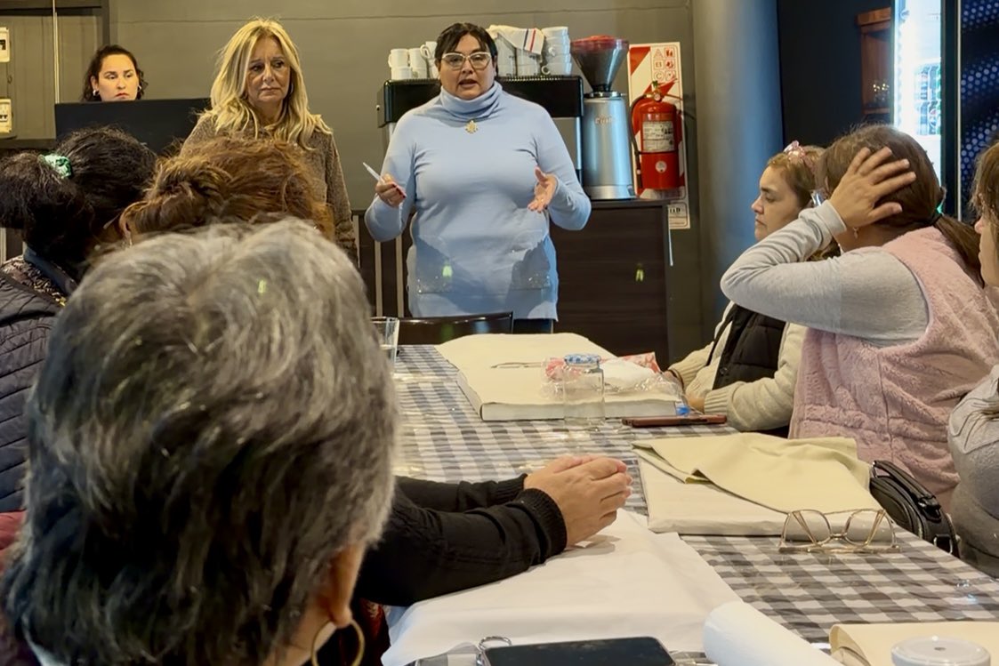 ARomanoNorri's tweet photo. Junto a @F_RomanoNorri asistimos a la primera clase del Taller de Pintura.

Nos alegra poder sumar una nueva propuesta que genera encuentro, participación y aprendizaje entre vecinos de SMT. https://t.co/vjO7m0aeLh