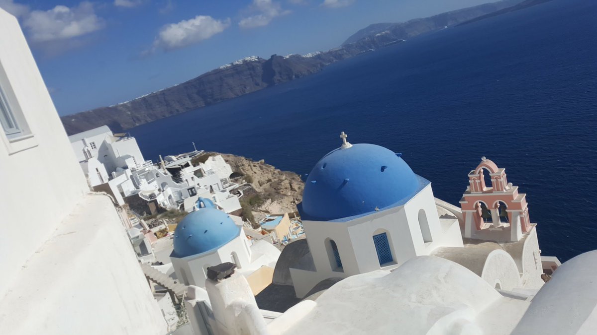 LuciaGCL's tweet photo. @earthcurated Santorini https://t.co/bk6CdtFK69