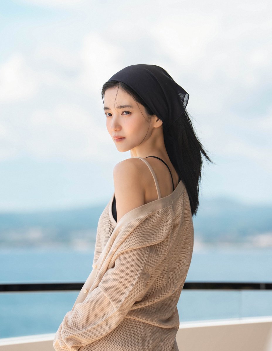 taeri_yeosin's tweet photo. Kim Taeri X Alo X Vogue Korea
B-cut https://t.co/I5QICtCaZe