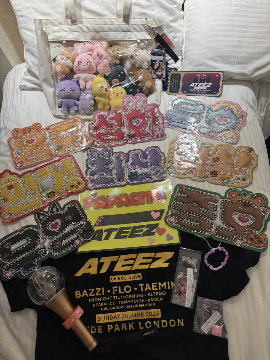 NihongoSA's tweet photo. #ATEEZ #ATINY ロンドン たった4泊7日 #BSTHydepark 前日のかわいいイギリス人と飲み歩き 残り2日はハービシャムのお友だちのお家 全部目的❣️ https://t.co/gMjsP0HxF6