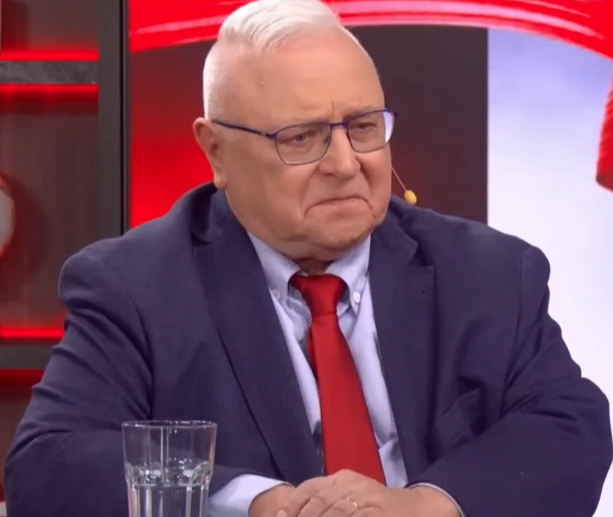 sergioaok123's tweet photo. Moja twarz za 20 lat gdy ktoś sie mnie zapyta o mecz Paragwaj-Niemcy https://t.co/5Z0YEyVdI9