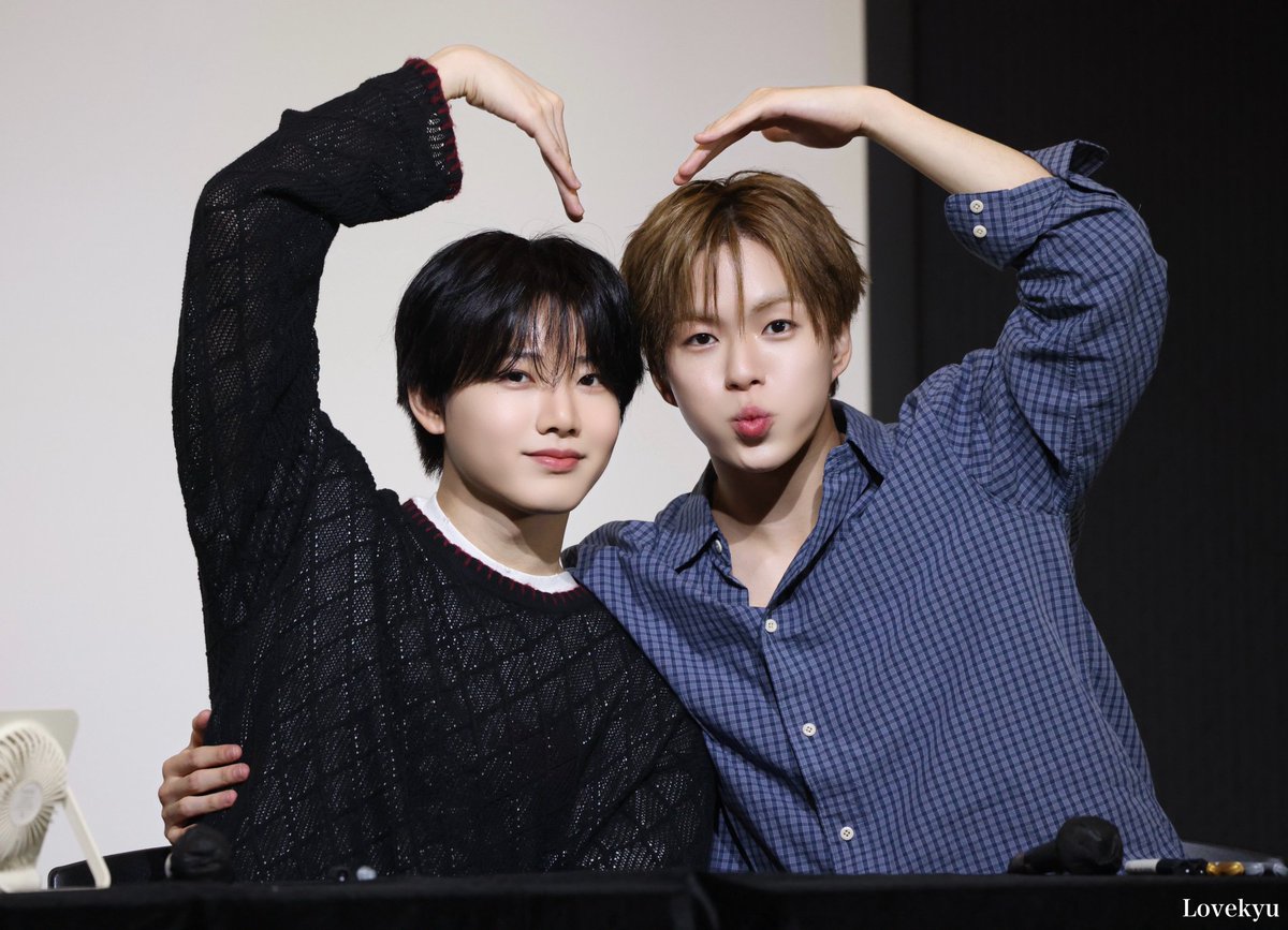 kyutmkpttp's tweet photo. 🐮: for some reasons, whenever i see junkyu hyung's bright presence, my heart feels warm.

🐺: junkyu hyung is someone really precious to me and we're really close.

🦋: junkyu hyung, in the future too, I'll take care of you.

🦁: junkyu hyung has always been my superman. https://t.co/TyhcHdQjP6