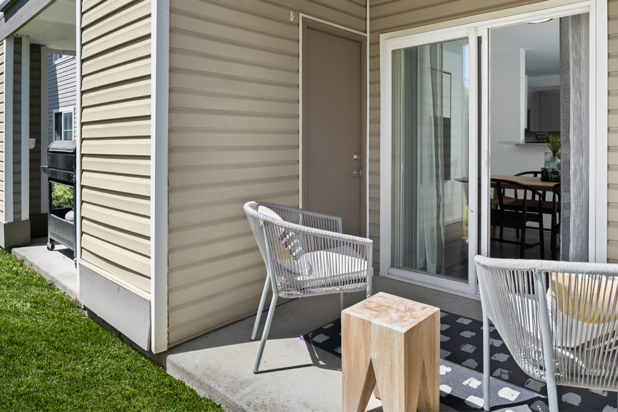 BensonDowns's tweet photo. 🧳Extra storage at Benson Downs Apartments! Whether it's in the kitchen, bath, closets - we got you covered.📦#bensondowns #ResidentPerks🔗https://t.co/vSjGWEg7Ae https://t.co/oHL9TkRz1Y