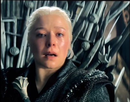 AsiakSunGirl's tweet photo. Defender a Rhaenyra desde twitter no es suficiente, necesito una espada y un dragón ya mismo. #HOTD https://t.co/bl4GkSYssy