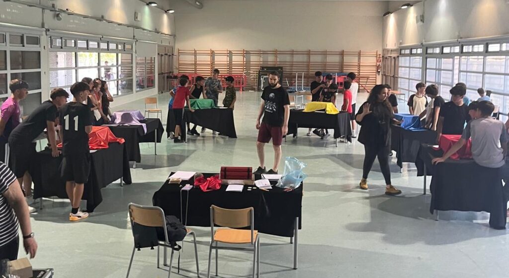 insfontdelferro's tweet photo. Boníssima festa final de curs acompanyada de fraankfurt, jocs, scape room i bona companyia 🤙
Gràcies i per molts anys 🌭
👉 https://t.co/l2f2L6b21Y https://t.co/TDKYmp0OoU