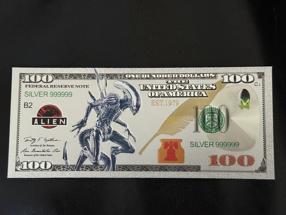 Alien_Theory's tweet photo. Got a hundred xeno-bucks for my birthday! 🎈🎉

(Only redeemable on LV-426 😮) https://t.co/nqotNmeda8