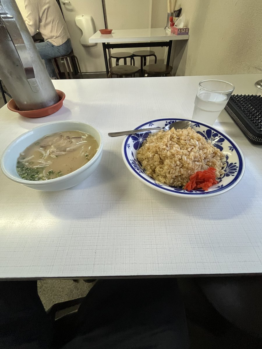 T08737112's tweet photo. おはようございます😊八幡西区大平の「ラーメン大師」さんのチャーハンセット👌 https://t.co/2VlHoDmTBF
