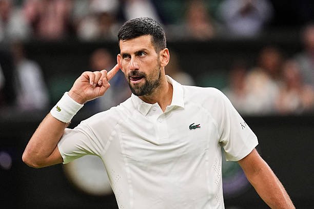 jmgmoron's tweet photo. Lean con atención esto que dice Djokovic.

🗣️ “Los jóvenes quizá vean los Grand Slams, pero no van a sentarse cuatro o cinco horas todos los días delante de un partido”

🗣️ “La capacidad de atención ha cambiado y debemos entender cómo funciona el mercado actual”

🗣️ “En mi opinión, los torneos deberían experimentar con formatos más dinámicos, partidos de menor duración y propuestas más atractivas para el espectador. Los Grand Slams son otra historia, pero fuera de ellos debemos atrevernos a innovar"

Nole promueve un cambio RADICAL de todo lo que es el tenis fuera de los Grand Slams.

😱😱😱
