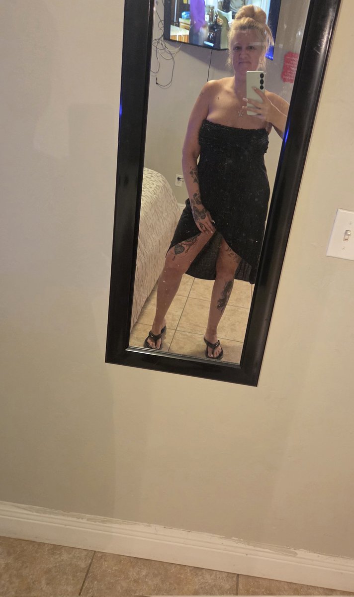 Scarlettxxx181's tweet photo. Gettn ready for the ⛱️ 👅👙#milfmonday Link 👇 for OF videos 
https://t.co/q7m8Pk68FY https://t.co/APbfyyX48u