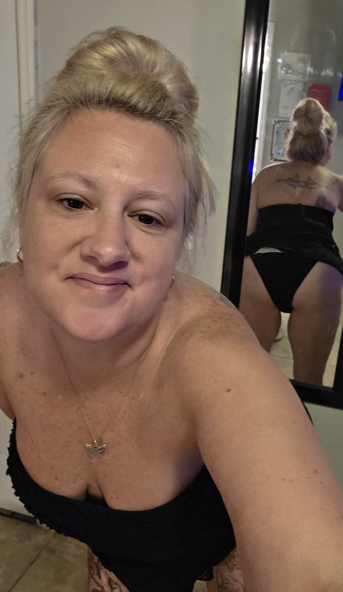 Scarlettxxx181's tweet photo. Gettn ready for the ⛱️ 👅👙#milfmonday Link 👇 for OF videos 
https://t.co/q7m8Pk68FY https://t.co/APbfyyX48u