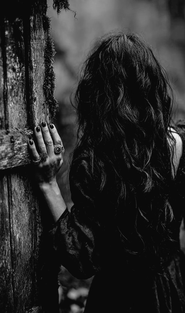Yadira40994019's tweet photo. ¿Sabes?...
Guardé un suspiro 
en medio de las noches 
de insomnio.
En donde se derramaron lágrimas 
con afán de desahogo 
y amanecer optimista y 
agradecida por regalarme 
un nuevo día, porqué a veces 
es necesario caer, sufrir para 
superar, levantarse, aprender 
y seguir.

1/2 https://t.co/kkJMxj6s2w