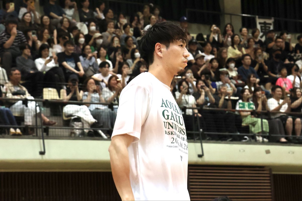agubaske's tweet photo. 🦅 #青学バスケOB戦 2026💚

 #辻直人 選手 @naoto158 と #比江島慎 選手 @mako6hieji ✨

辻選手は、イベント後に。
日本代表合宿中の比江島選手も、練習後に駆けつけ💨

お二方の参戦で、会場の熱気は最高潮に🔥

お忙しい中、ご参加いただきありがとうございました🙇🏻‍♂️

#青山学院大学  #大学バスケ https://t.co/7lsCnsBxt3