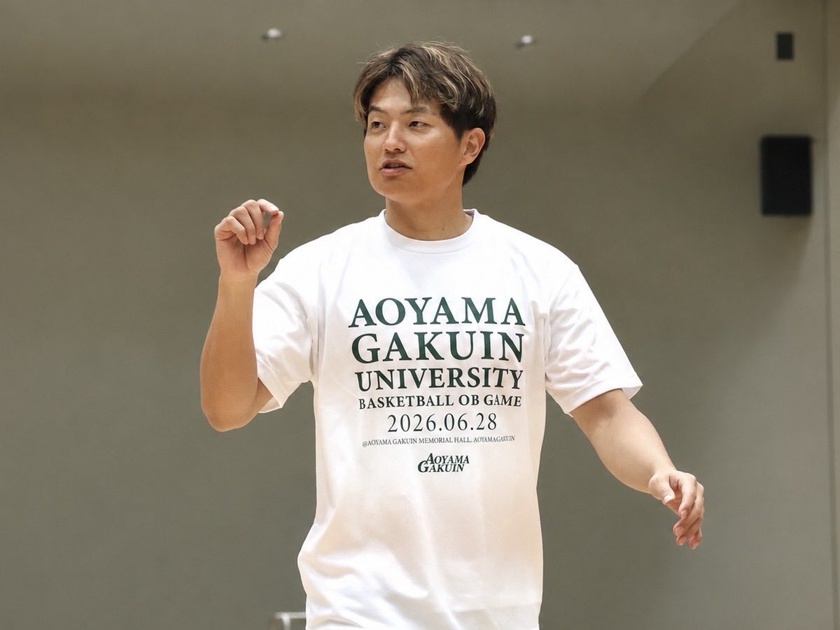 agubaske's tweet photo. 🦅 #青学バスケOB戦 2026💚

 #辻直人 選手 @naoto158 と #比江島慎 選手 @mako6hieji ✨

辻選手は、イベント後に。
日本代表合宿中の比江島選手も、練習後に駆けつけ💨

お二方の参戦で、会場の熱気は最高潮に🔥

お忙しい中、ご参加いただきありがとうございました🙇🏻‍♂️

#青山学院大学  #大学バスケ https://t.co/7lsCnsBxt3