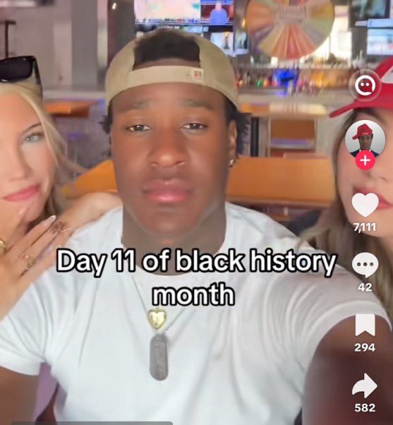 studlov3r's tweet photo. Same guy btw… oh Hannah https://t.co/pJWPHCPFj5