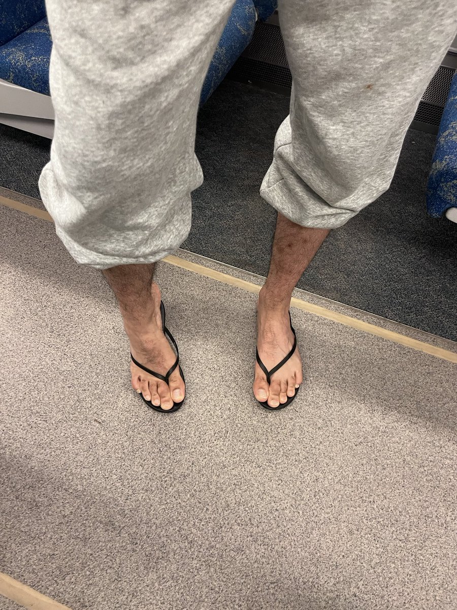 BarefootNana tweet media