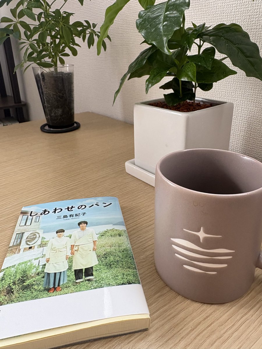 okocrowns's tweet photo. 大切に育てられた食材を使い、大切に料理する。大切に作られた道具を大切に使う。
そんな暮らししてみよう。料理できないけど… https://t.co/o5bTIshs5e