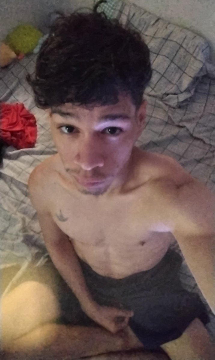 Brux_Xx's tweet photo. Preciso de um Pc pra Vira streamer e ficar rico
☝️🤓 https://t.co/9ToHV6qhZ4