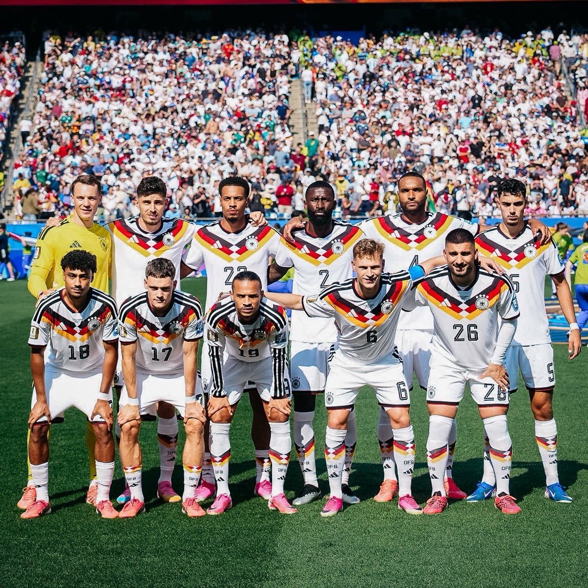 DataFutebol's tweet photo. Alemanha em Copas do Mundo desde o título de 2014;

2018 — Eliminados na Fase de Grupos 
2022 — Eliminados na Fase de Grupos
2026 — Eliminados nos 16-avós pelo Paraguai 

Que fase… 🤯🇩🇪 https://t.co/YO28pJ92tC