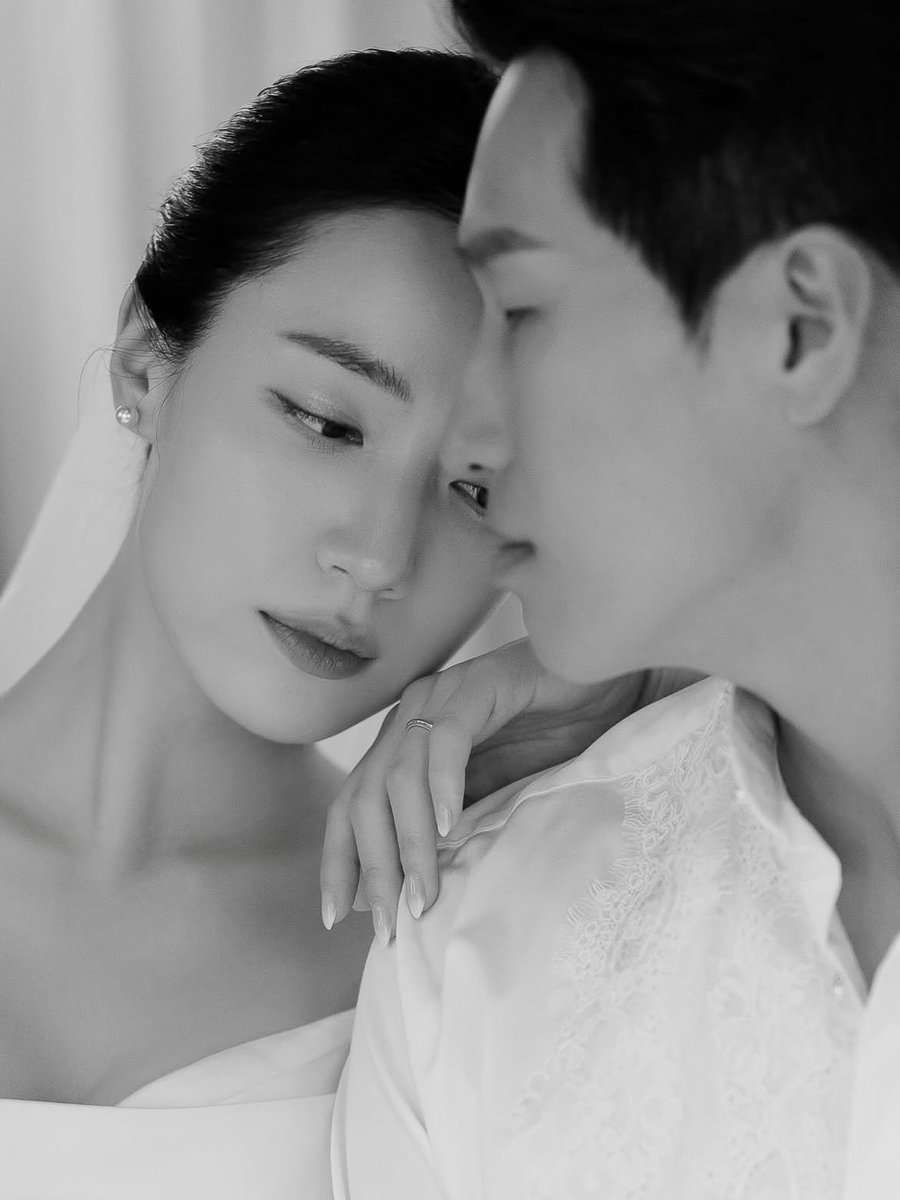 tang__kira's tweet photo. Ryu Hwayoung membagikan foto-foto pre Wedding

Akan menikah pada 12 September 2026

https://t.co/qU21cAcL3o https://t.co/7dsvARaPZz