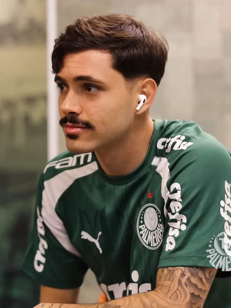 mat__andrade's tweet photo. imagina quando o twitter descobrir que o mauricio é um gostoso, que serve face card, beleza, corpo e outras coisas… 🫦 https://t.co/5MxkGcnype