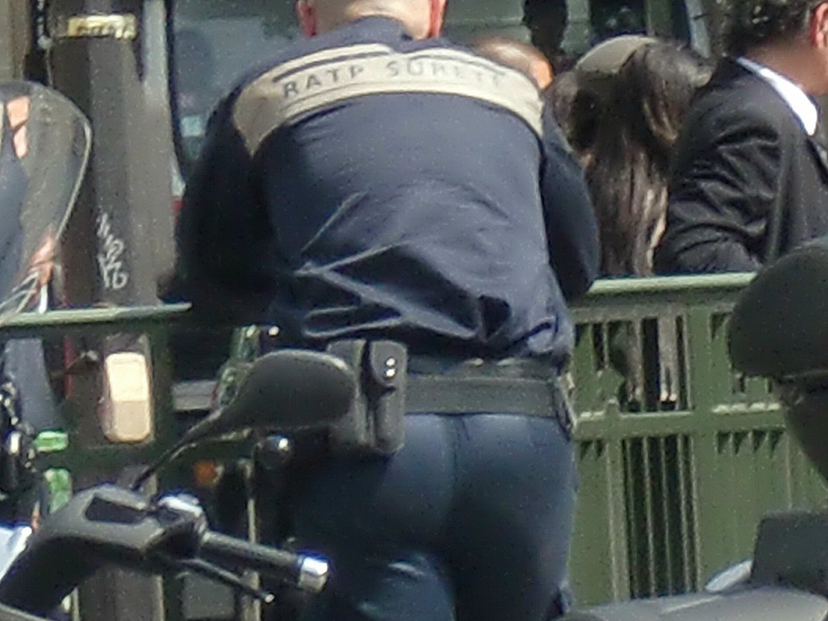 EmilioB15179761's tweet photo. un toro nalgon, los machos están por todos lados #hotass #hotcop #nalgones https://t.co/c1fjtlYGr8