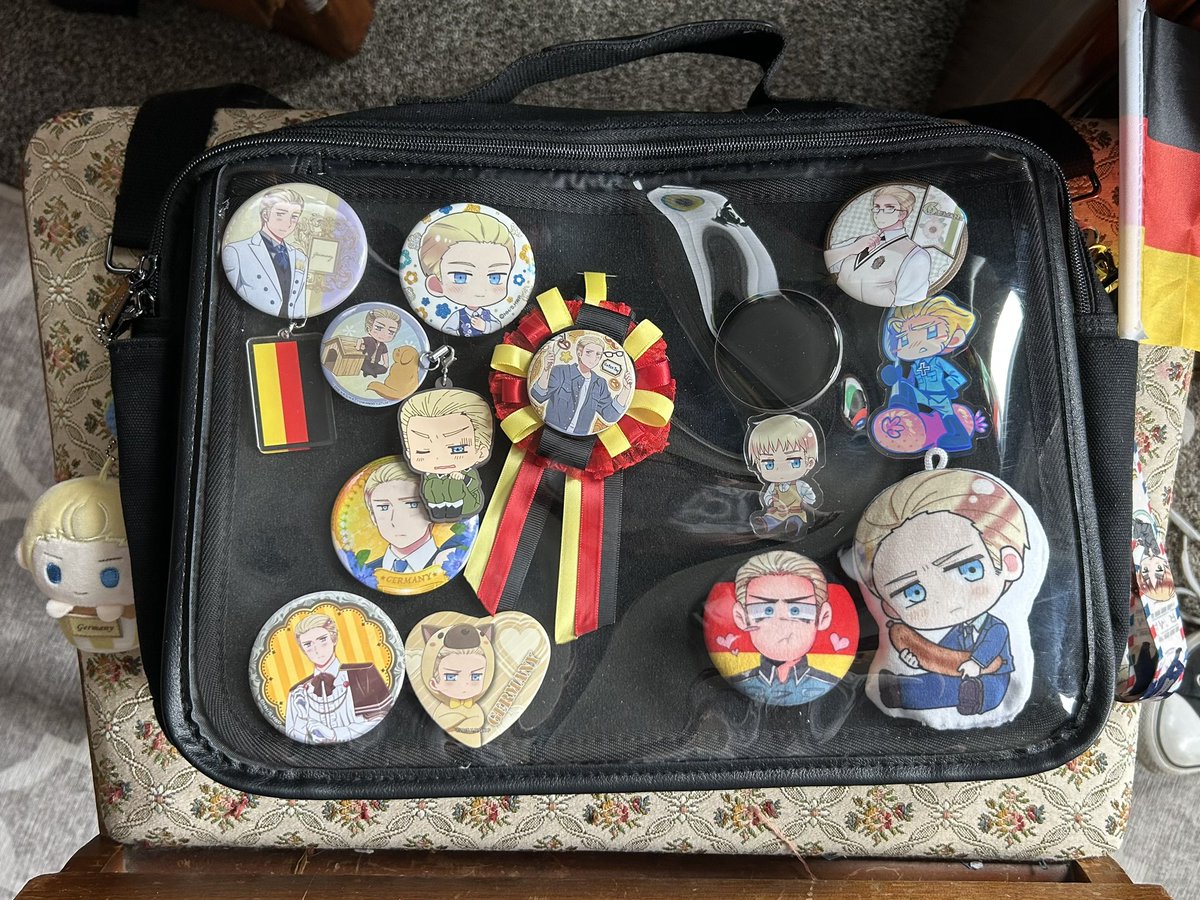 cnamhjack's tweet photo. shpws off my itabag https://t.co/6FEHOYCiqo