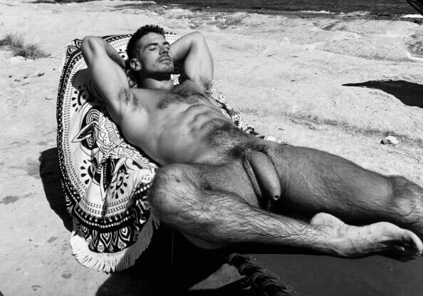 GayTropics's tweet photo. Nude beach…
#Hung #UncutGayCock #AbsAndPecs https://t.co/y3WYwapMHN