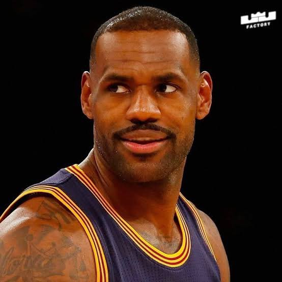 CheirosoG's tweet photo. @PerolasdaNBA Saudades do LeBron com o LeMustache, altos estilo e ainda poupava na pigmentação da barba kkkkkkkk https://t.co/vKv4GgZYrm