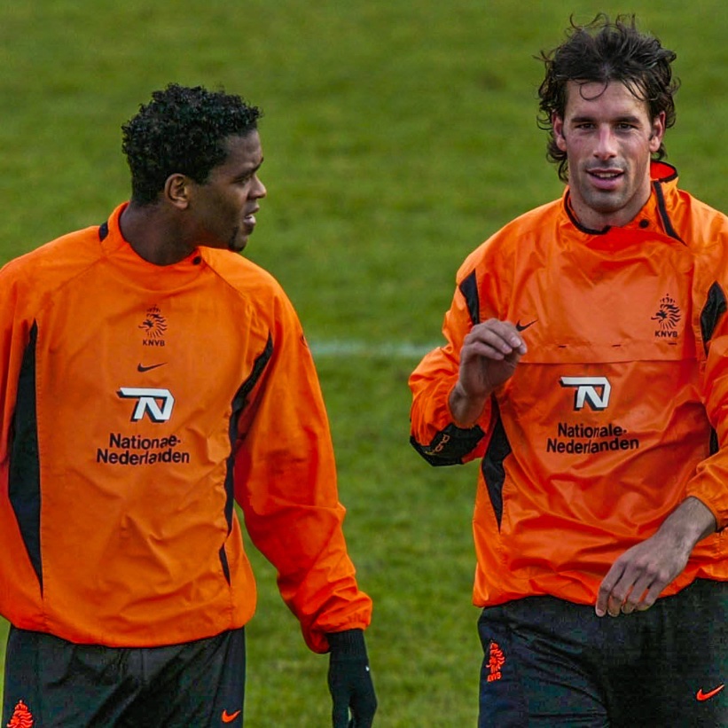 eurofootcom's tweet photo. 🤩✨ Today is the birthday of both Ruud van Nistelrooy and Patrick Kluivert, who were teammates at international level for Netherlands and are the same age (50)! 🇳🇱

They scored a combined 614 career goals. 🤝 https://t.co/A2Pv2RbCCO