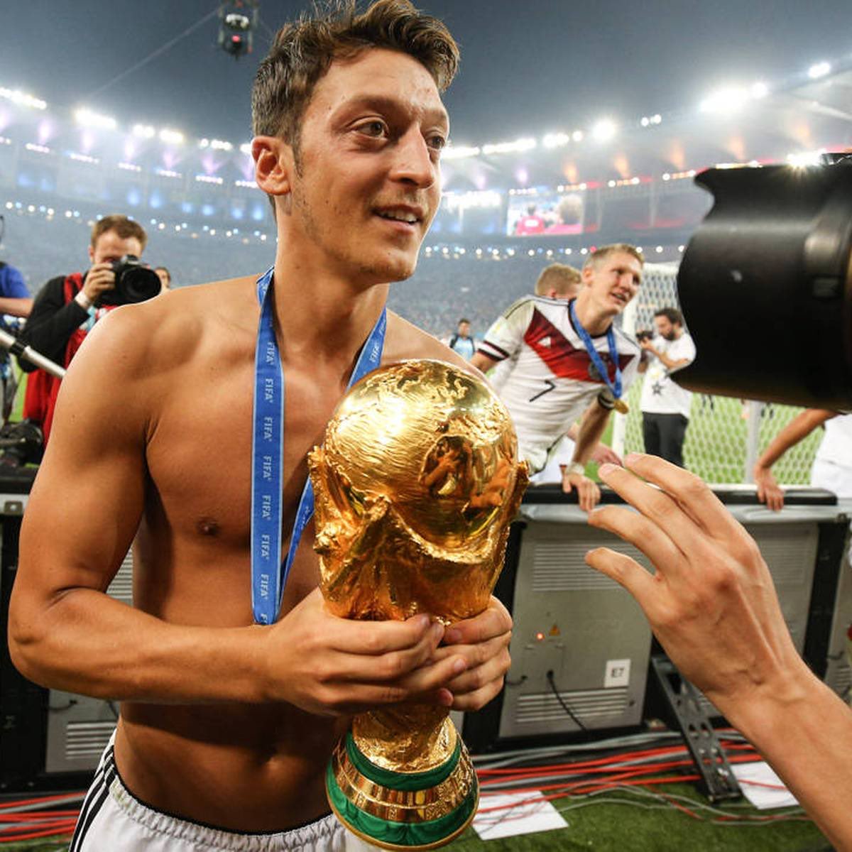 batufred__'s tweet photo. Bei jeder Gelegenheit die Türkei haten, aber seit dem Özil weg ist sich nicht ein einziges mal fürs Achtelfinale qualifizieren. Die Fussball Nation Deutschland. https://t.co/xil4GNcnLw