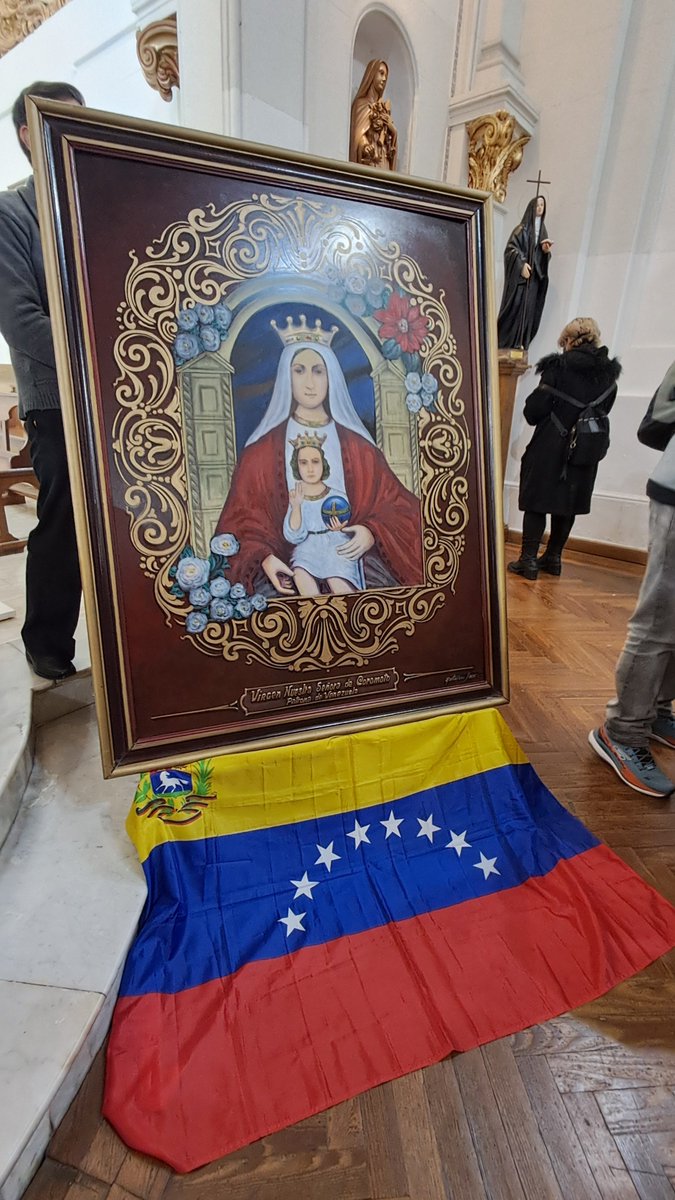 KGVvergara's tweet photo. La comunidad religiosa de Buenos Aires, se ha unido para apoyar a los venezolanos en la Ciudad, tras los Terremos del pasado miércoles. https://t.co/x4YXz6F4MA