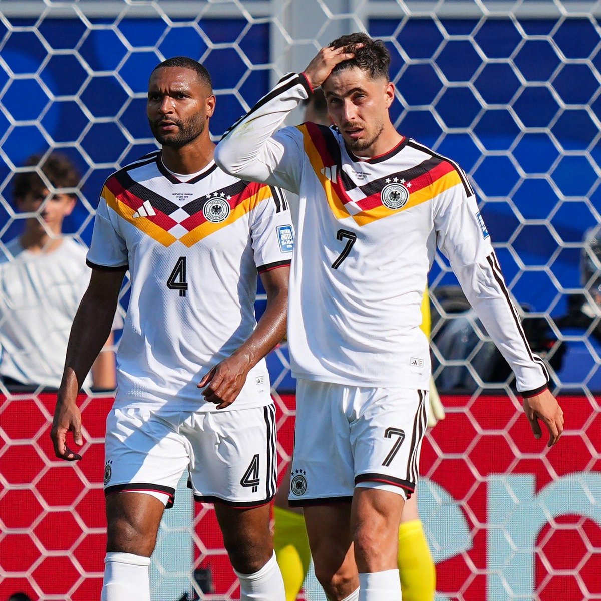 Jaimefmacias's tweet photo. Anotaron 7 goles a un rival en fase de grupos y fueron eliminados en 8vos/16vos

2010 — 🇵🇹 Portugal 7-0 🇰🇵 Corea del Norte
2022 — 🇪🇸 España 7-0 🇨🇷 Costa Rica
2026 — 🇩🇪 Alemania 7-1 🇨🇼 Curazao https://t.co/GU2BuKhtxE
